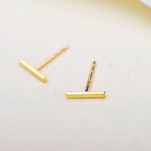 Gold Stick Bar Stud Earrings Minimalist - Picture 4 of 4